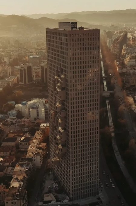 Tirane, jepet me qera zyre Kati 20, 176 m² 3.000 € (Downtown One)