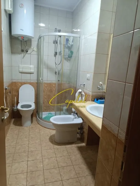Tirane, jepet me qera apartament 1+1 Kati 5, 70 m² 580 € (RRUGA E ELBASANIT)