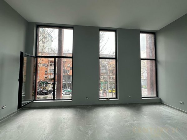 Tirane, jepet me qera ambjent biznesi Kati 1, 113 m² 1.500 € (GARDEN BUILDING)