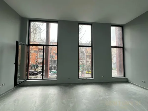 Tirane, jepet me qera ambjent biznesi Kati 1, 113 m² 1.500 € (GARDEN BUILDING)
