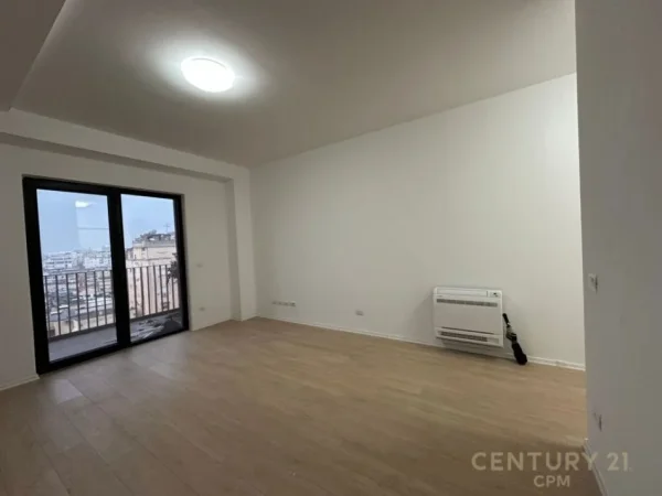 Tirane, jepet me qera zyre Kati 8, 114 m² 900 € (Garden Building)