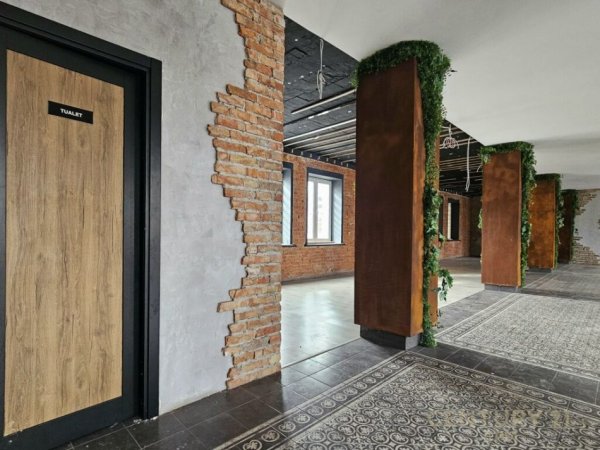 Tirane, jepet me qera ambjent biznesi Kati 0, 600 m² 2.000 € (Kombinat)