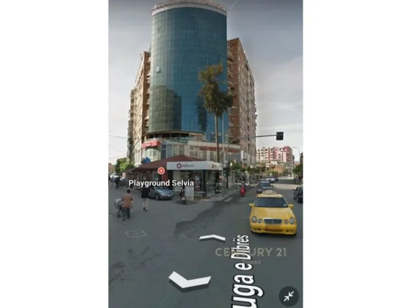 Tirane, jepet me qera ambjent biznesi , 50 m² 1.050 € (Selvia)