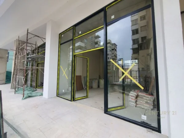Tirane, jepet me qera ambjent biznesi Kati 0, 309 m² 4.000 € (Pazari i Ro)