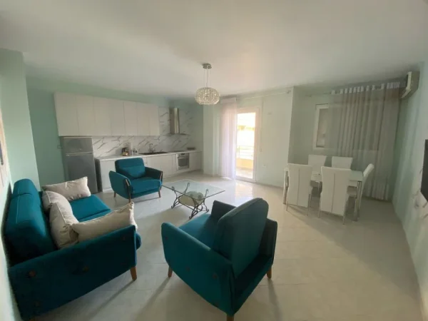 Vlore, shitet apartament 2+1+Ballkon Kati 4, 126 m² 208.000 € (Rruga : "Sazani")