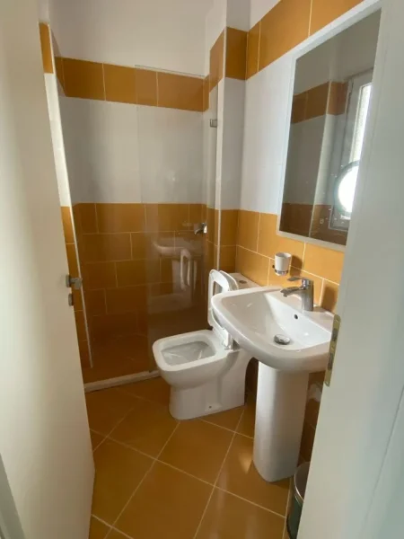 Vlore, shitet apartament 2+1+Ballkon Kati 4, 126 m² 208.000 € (Rruga : "Sazani")
