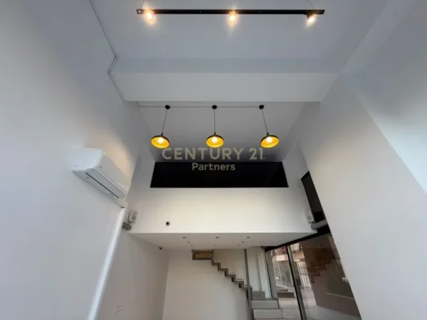 Tirane, jepet me qera zyre Kati 1, 69 m² 1.200 € (Amerikan 3)