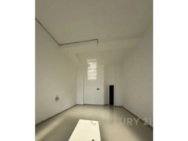 Tirane, jepet me qera ambjent biznesi Kati 1, 49 m² 1.275 € (Don Bosko)