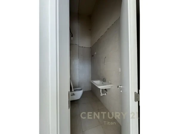 Tirane, jepet me qera ambjent biznesi Kati 1, 49 m² 1.275 € (Don Bosko)