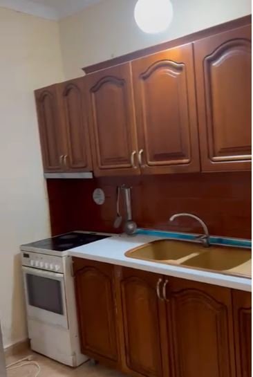 Tirane, jepet me qera apartament 1+1 Kati 1, 60 m² 300 € (Siri Kodra)