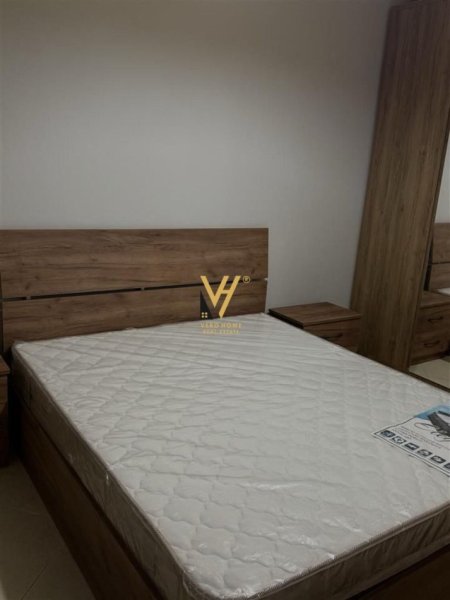 Tirane, jepet me qera apartament 2+1+Aneks+Ballkon Kati 5, 85 m² 700 € (MYSLYM SHYRI)