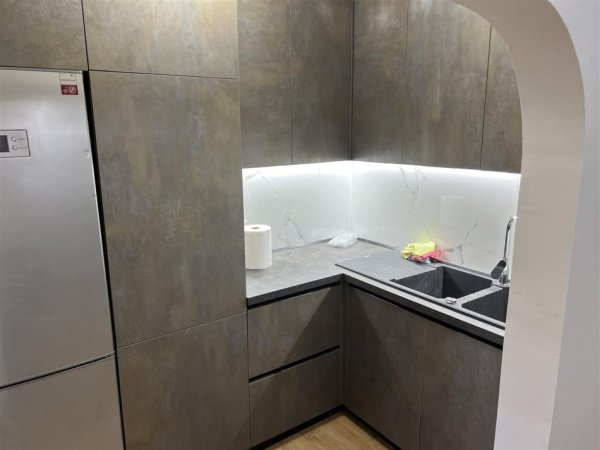 Tirane, jepet me qera apartament 1+1 Kati 4, 68 m² 560 € (21 dhjetori)