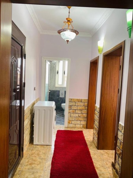 jepet me qera 80M2, 2+1, KATI 5 PALLAT EKZISTUES
