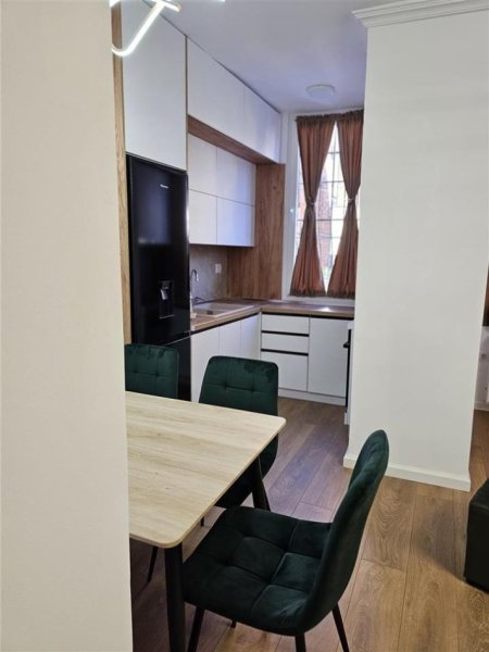 Tirane, jepet me qera apartament 1+1 Kati 1, 70 m² 610 € (rruga e kavajes)