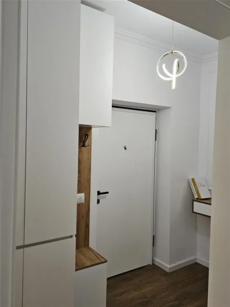 Tirane, jepet me qera apartament 1+1 Kati 1, 70 m² 610 € (rruga e kavajes)
