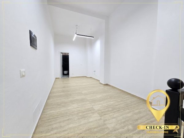 Tirane, jepet me qera dyqan Kati 0, 90 m² 1.000 € (Rruga Tefta Tashko)