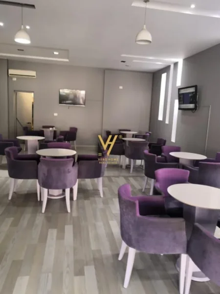 Tirane, shitet dyqan Kati 0, 104 m² 365.000 € (RRUGA BARDHYL)