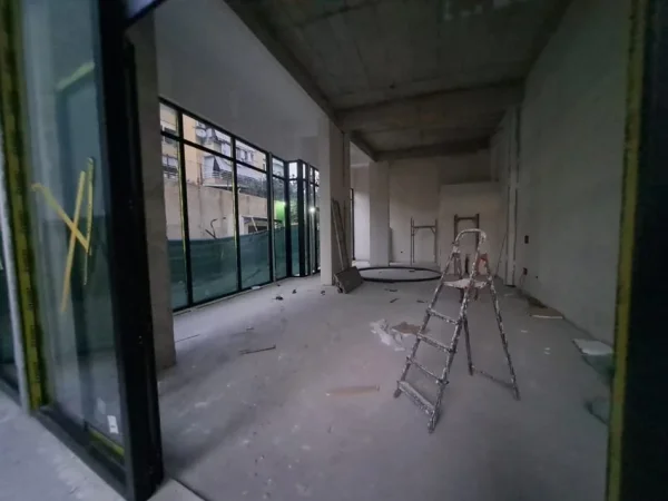 DYQAN/AMBJENT KOMERCIAL ME QERA TEK PAZARI I RI