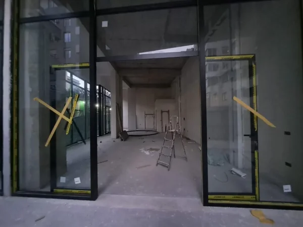 DYQAN/AMBJENT KOMERCIAL ME QERA TEK PAZARI I RI