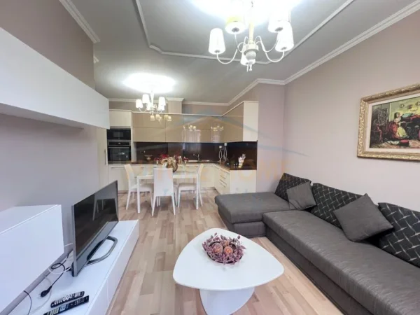 APARTAMENT 2+1 ME QERA , TREGU ELEKTRIK PRANE BRITANIKUT