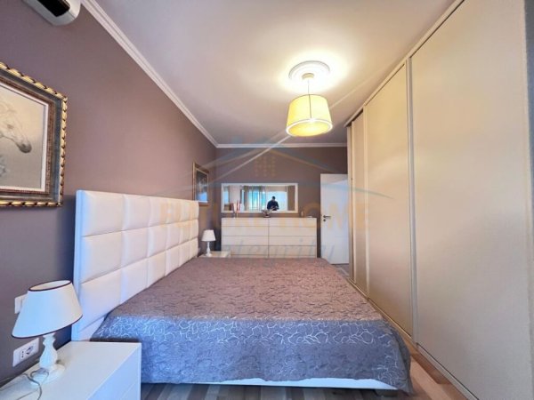 APARTAMENT 2+1 ME QERA , TREGU ELEKTRIK PRANE BRITANIKUT