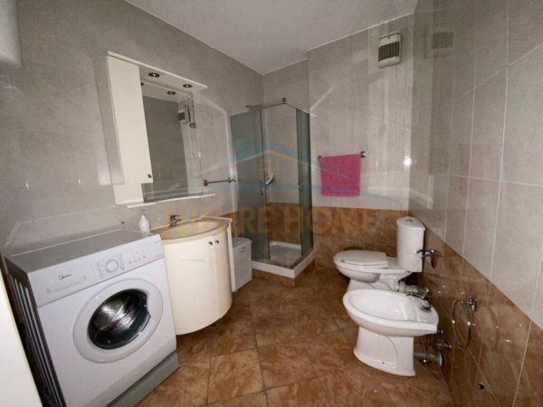 APARTAMENT 1+1 ME QERA  PRANE STADIUMIT AIR ALBANIA