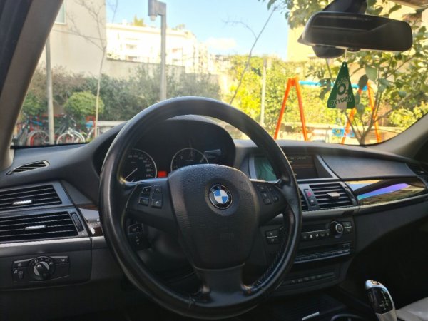 Tirane, shes SUV | Fuoristrad | Xhip *OKAZION* BMW X5 E70 2013 Nafte, gri e erret automatik Klima 11.000 €