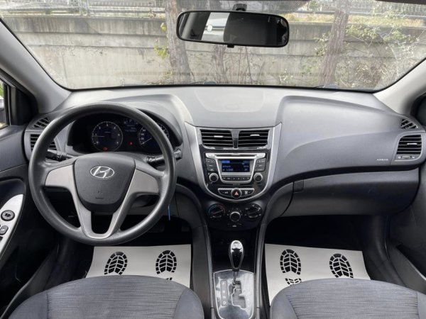 Tirane, shes makine HYUNDAI ACCENT Nafte, blu e hapur automatik Klima 184.000 km 5.790 €