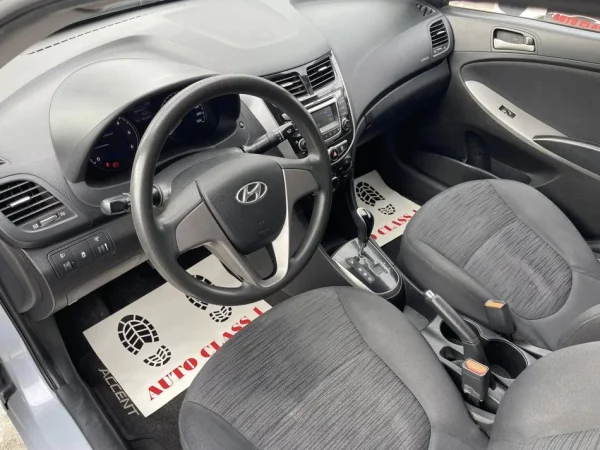 Tirane, shes makine HYUNDAI ACCENT Nafte, blu e hapur automatik Klima 184.000 km 5.790 €