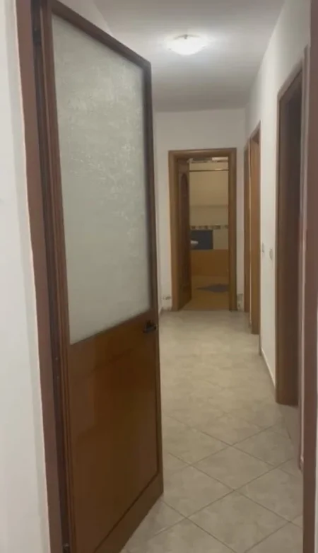 Tirane, shitet apartament 2+1 Kati 1, 1 m² 