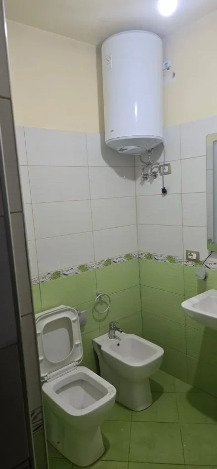 Tirane, shitet apartament 2+1 Kati 6, 