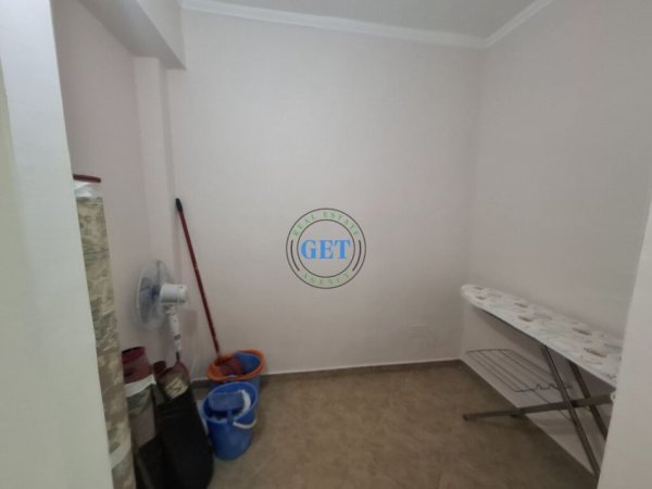 Durres, jepet me qera apartament 2+1+Ballkon Kati 1, 110 m² 500 € (Gjykata)