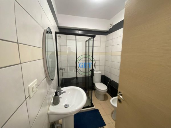 Durres, jepet me qera apartament 1+1+Ballkon Kati 7, 70 m² 350 € (Shkembi kavajes)