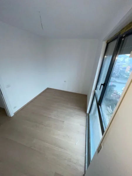 Tirane, shitet apartament 2+1+Ballkon Kati 5, 117 m² 141.000 € (Laprak)