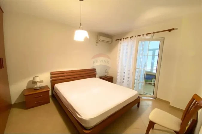 Tirane, jepet me qera apartament 2+1+Ballkon Kati 6, 95 m² 650 € (Rruga Ymer Kurti)