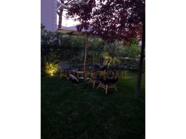 Durres, shitet Vile 3 Katshe Kati 0, 438 m² 750.000 € (gjiri i lalezit)