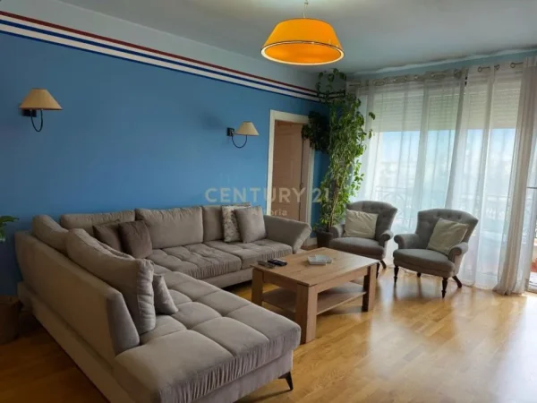 Tirane, jap me qera apartament 3+1+2 , 130 m² 1.200 € (Kodra e Diellit)