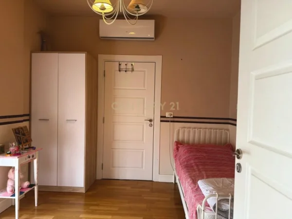Tirane, jap me qera apartament 3+1+2 , 130 m² 1.200 € (Kodra e Diellit)