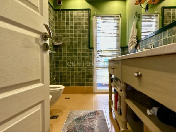 Tirane, jap me qera apartament 3+1+2 , 130 m² 1.200 € (Kodra e Diellit)