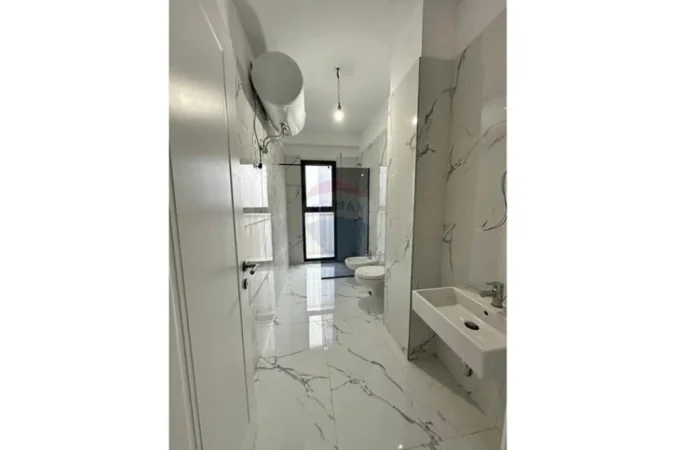 Tirane, shitet apartament 2+1+Ballkon Kati 1, 105 m² 184.000 € 