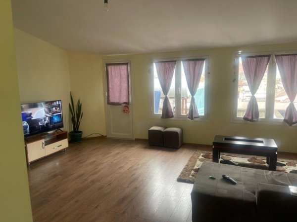 Tirane, jepet me qera apartament 2+1+Ballkon Kati 4, 90 m² 450 € (rruga siri kodra , prane hotel meridian)