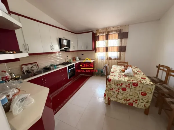Vlore, shitet shtepi 2+1 Kati 0, 88 m² 250.000 € (Rruga Dervish Hekali)