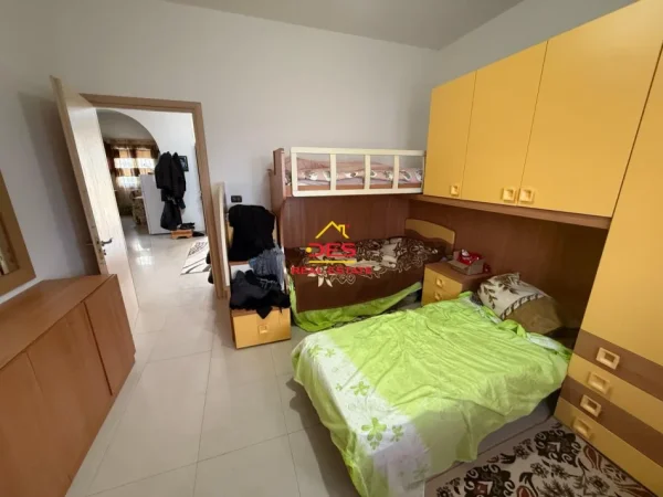 Vlore, shitet shtepi 2+1 Kati 0, 88 m² 250.000 € (Rruga Dervish Hekali)