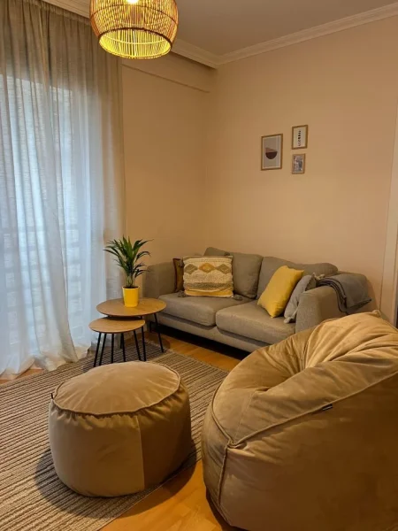 Tirane, jap me qera apartament 2+1+Ballkon Kati 4, 80 m² 800 € (Rruga Hoxha Tahsim, afer Optika Roma)