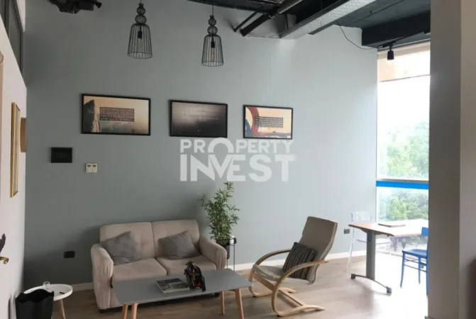 Tirane, jepet me qera zyre Kati 2, 53 m² 1.000 € (rruga sami frasheri)