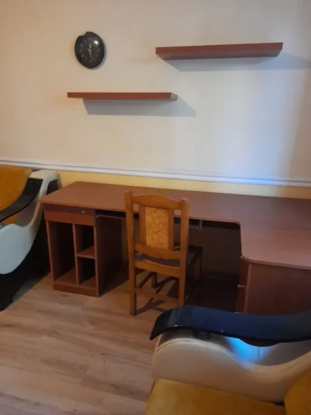 Tirane, jepet me qera apartament 2+1 Kati 1, 130 m² 480 € (Komuna e Parisit)