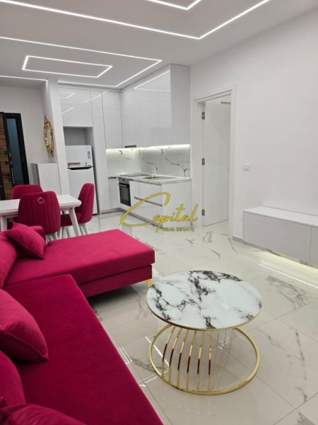 Tirane, jepet me qera apartament 1+1 Kati 5, 75 m² 650 € (KODRA E DIELLIT)