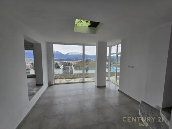 Tirane, shes Vile , 350 m² 580.000 € (Kodra e Diellit)
