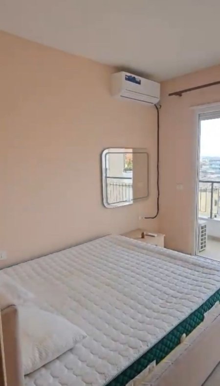 Tirane, jepet me qera apartament 1+1+Ballkon Kati 5, 52 m² 500 € (Ish Restorant Durresi prane Raiffeisen Bank)