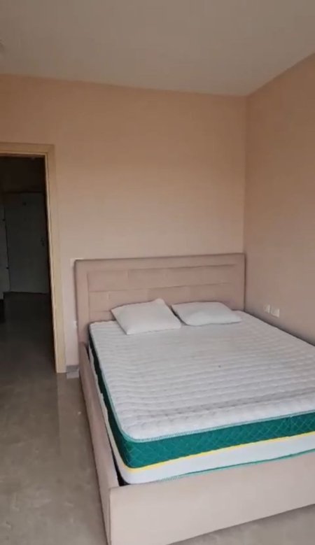 Tirane, jepet me qera apartament 1+1+Ballkon Kati 5, 52 m² 500 € (Ish Restorant Durresi prane Raiffeisen Bank)